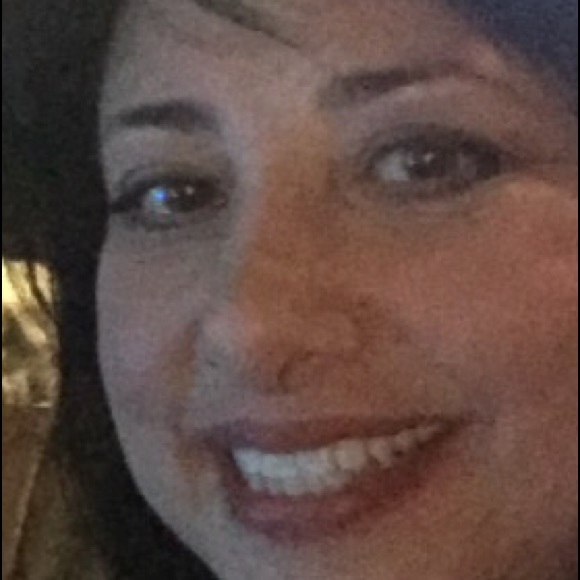 Profile Picture of Judy Halling (@jhall715) on Poshmark
