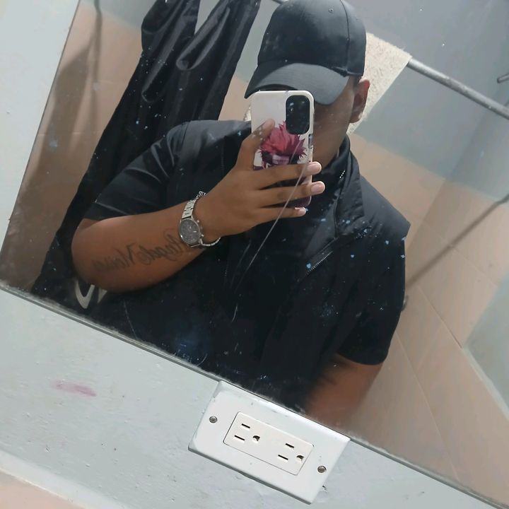 Profile Picture of Ariel saez (@ariel_saez) on Tiktok