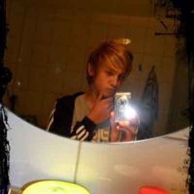 Profile Picture of Tom Kolasinski (@tommyfeat123) on Twitter