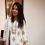 Profile Picture of Ushna Shah (@usha_shah_00) on Instagram