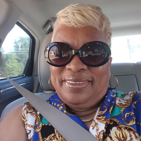 Profile Picture of Lynette Leath (@l4dwife) on Poshmark