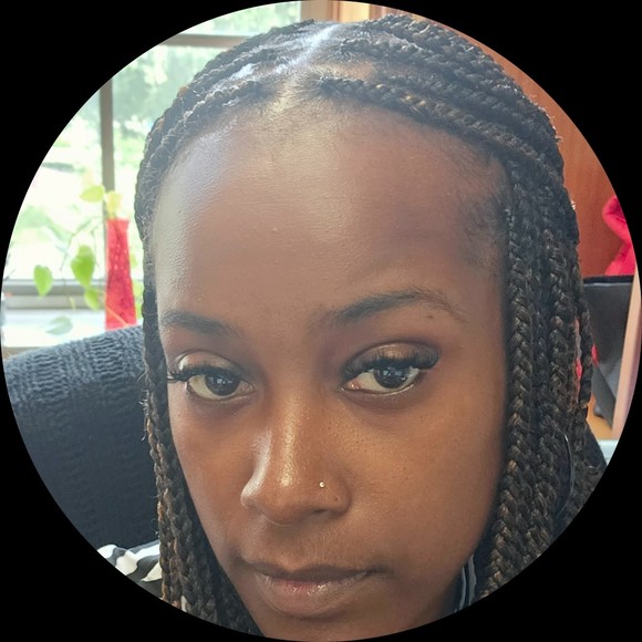 Profile Picture of Danielle Edmondson (@daniellemed82) on Poshmark