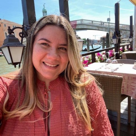 Profile Picture of Ilka Burgos (@ilka_burgos) on Poshmark