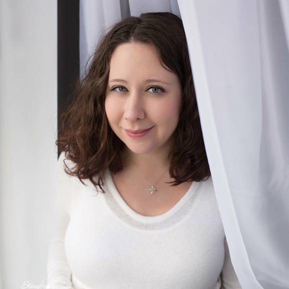 Profile Picture of Amanda Mackessy (@mandysue63) on Poshmark