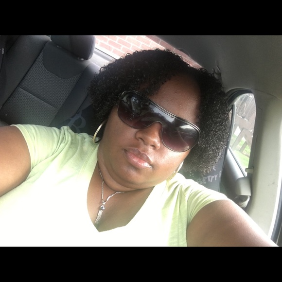 Profile Picture of Mitsuko Telsede (@suko89) on Poshmark
