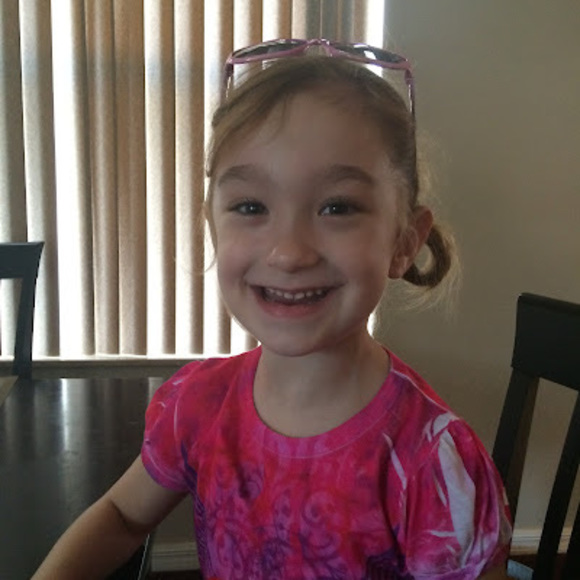 Profile Picture of Chey Deline (@cheydeline) on Poshmark