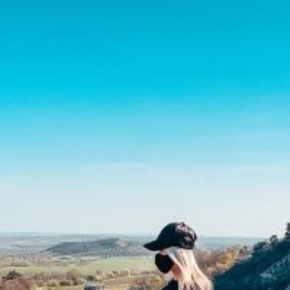 Profile Picture of David Grace (@davidgrace518) on Poshmark