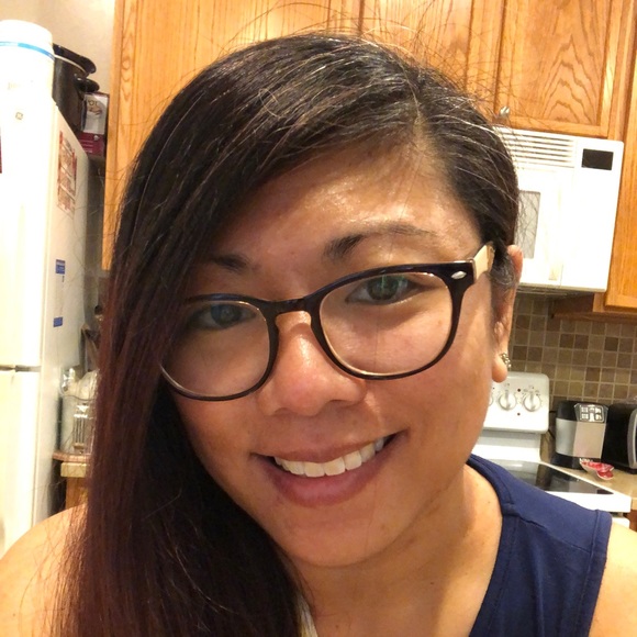 Profile Picture of Claudine Thomas (@czthomas0913) on Poshmark