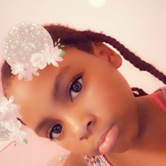 Profile Picture of Morgan Silmon (@mlsilmon614) on Poshmark