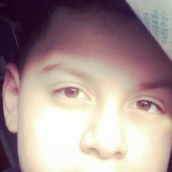 Profile Picture of Derek Gonzalez (@derek_at) on Poshmark