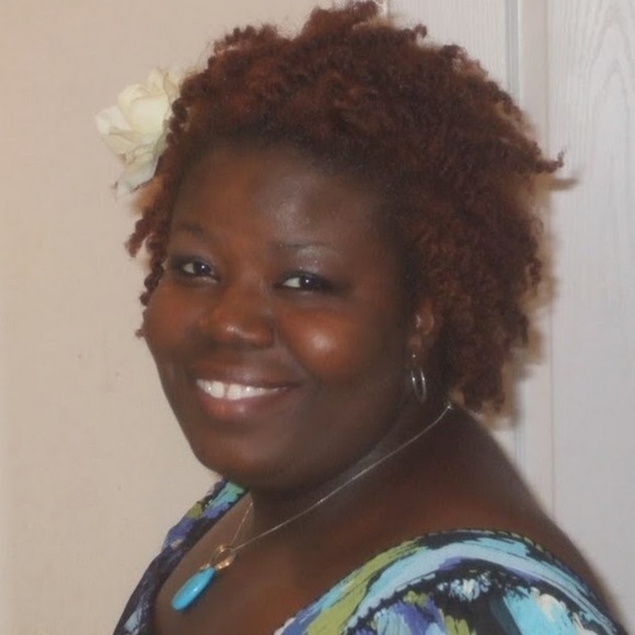 Profile Picture of Sofine Usher (@sofine1922) on Poshmark
