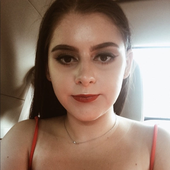 Melissa Demba - Poshmark Profile Picture of Melissa Demba (@melissademba) on Poshmark