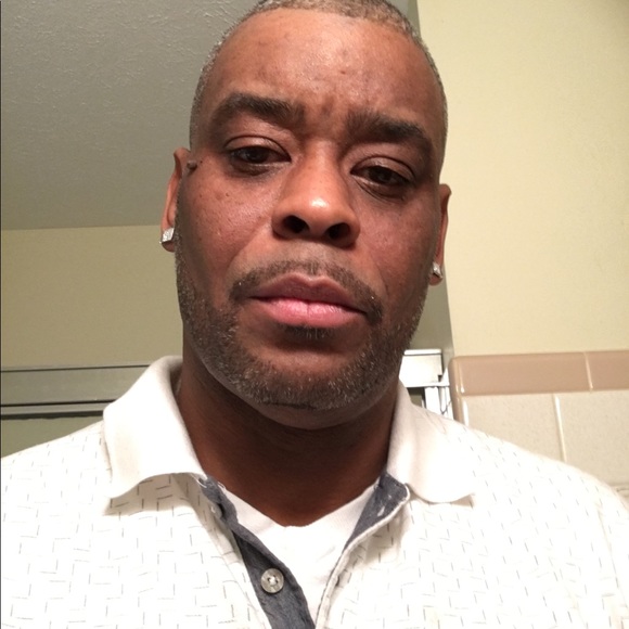 Profile Picture of Richard Calloway (@rickcee1968) on Poshmark
