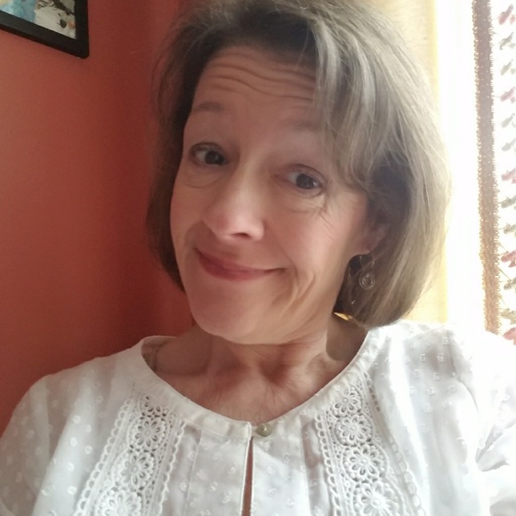 Profile Picture of Betty Perrone (@bettyp0721) on Poshmark