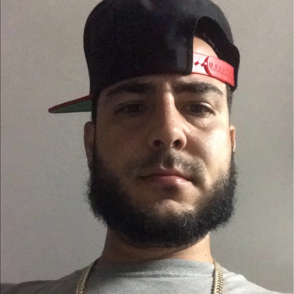 Profile Picture of Paul Filippsen (@paulf24) on Poshmark