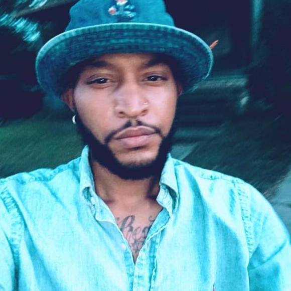 Profile Picture of Raymar Abdul-rahman (@raymar_a) on Poshmark