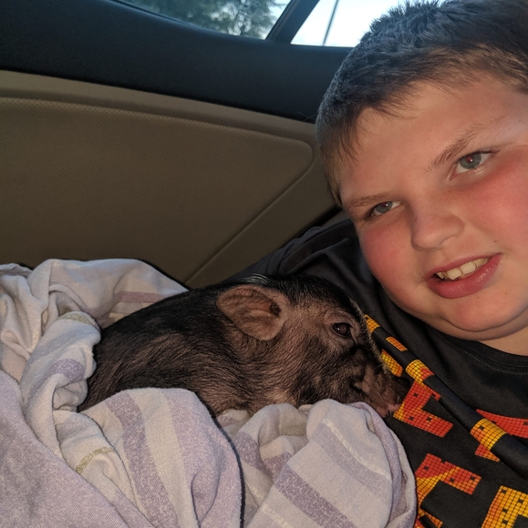 Profile Picture of Devyn Adamss (@devynadams27) on Poshmark