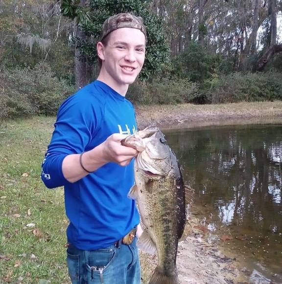 Profile Picture of Nathan Hotelling (@nathanhotelling) on Poshmark
