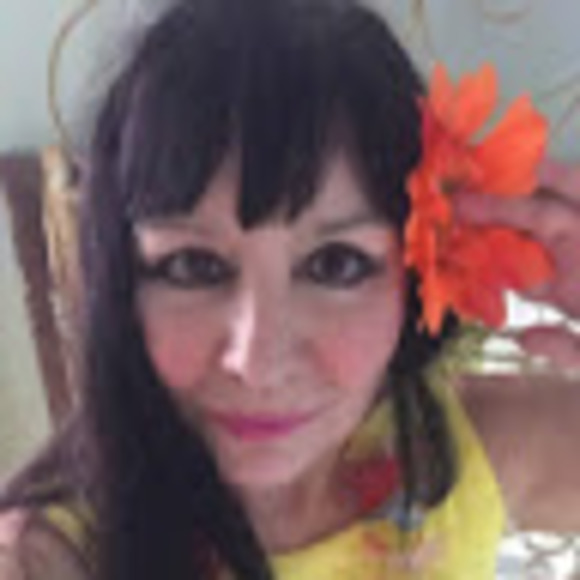 Profile Picture of Susan Bivona (@susanbivona) on Poshmark