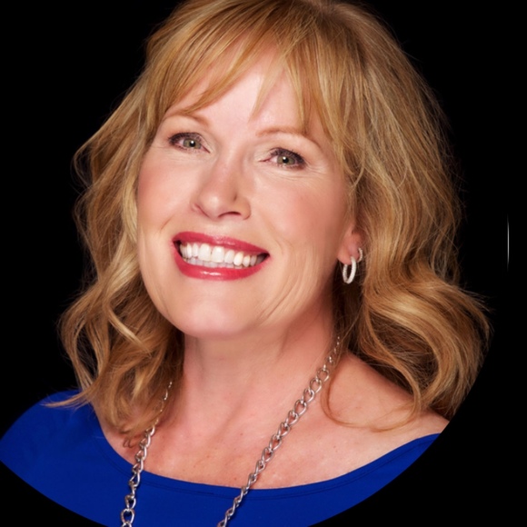 Profile Picture of Lisa Kellam (@lisa_kellam) on Poshmark