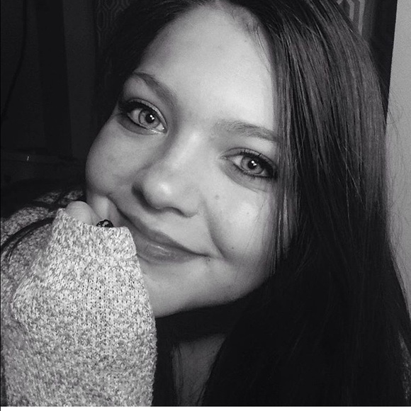 Profile Picture of Amanda Mcfarland (@amcfarlan90) on Poshmark