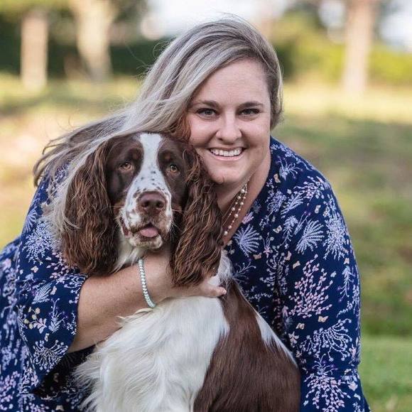 Profile Picture of Lindsey Engel (@lme2386) on Poshmark