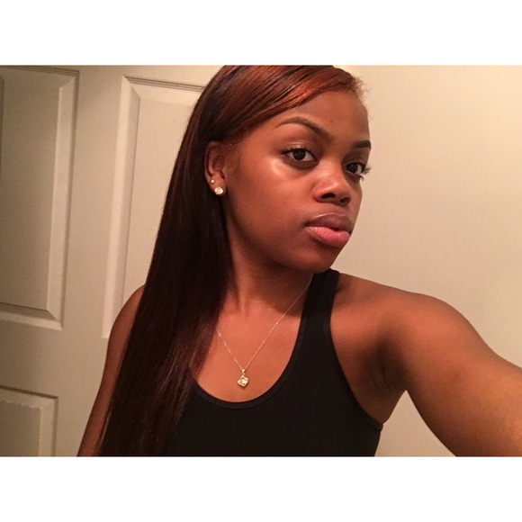 Profile Picture of Alyssa Grinnage (@lyssbando) on Poshmark