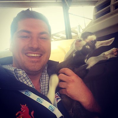 Profile Picture of Dylan Pinker (@ProperJobPinker) on Twitter