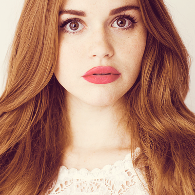 Profile Picture of Cassandra Marks (@MarksOfASub) on Twitter