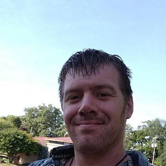 Profile Picture of Joshua Lewandowski (@joshualewandows) on Poshmark