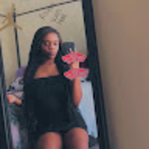 Profile Picture of Imani Muhammad (@imanimuhamma561) on Poshmark