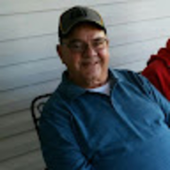 Profile Picture of Richard Hanson (@rahx0983) on Poshmark