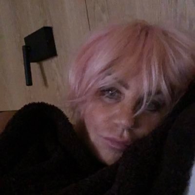 Profile Picture of Amy Aiello Lofgren (@azsweetheart013) on Twitter