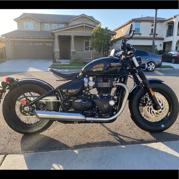 Profile Picture of Xiang Zhang (@johnz4694) on Poshmark