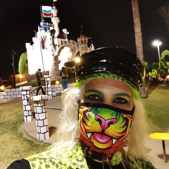 Profile Picture of Marius Tyger (@tygerteeth) on Poshmark