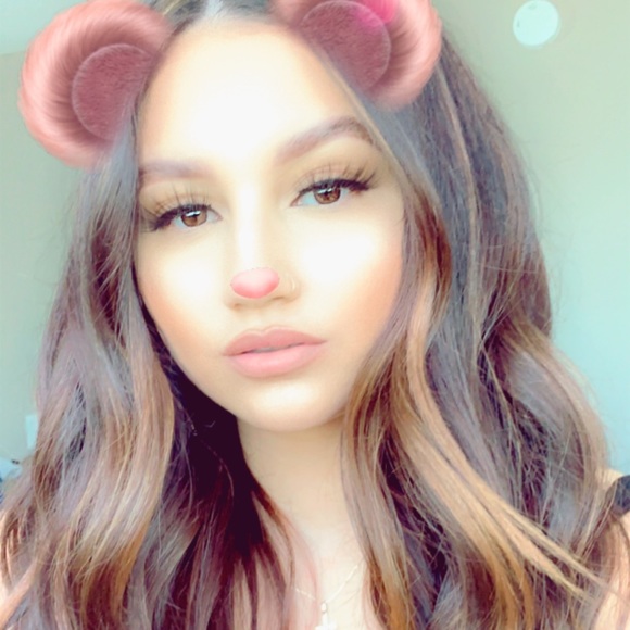 Profile Picture of Donna Jojola (@primmadonna) on Poshmark