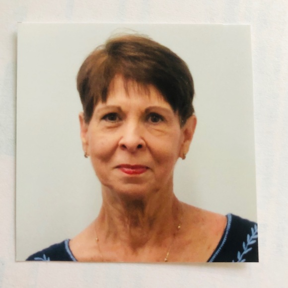 Profile Picture of Karen Reaves (@kar9851) on Poshmark