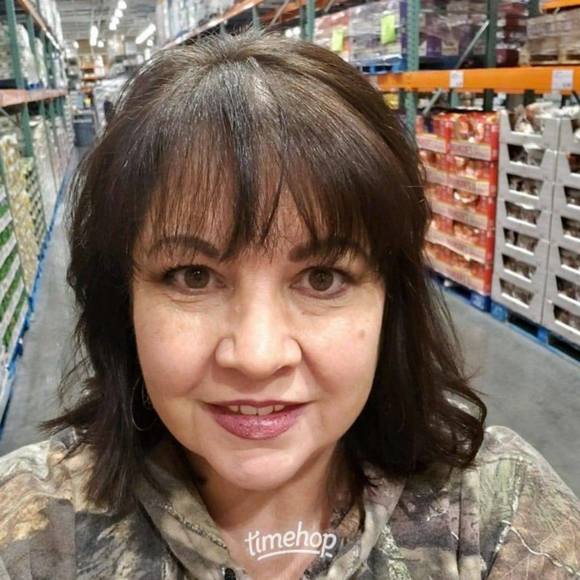 Profile Picture of Michele Mingee (@michele_mingee) on Poshmark