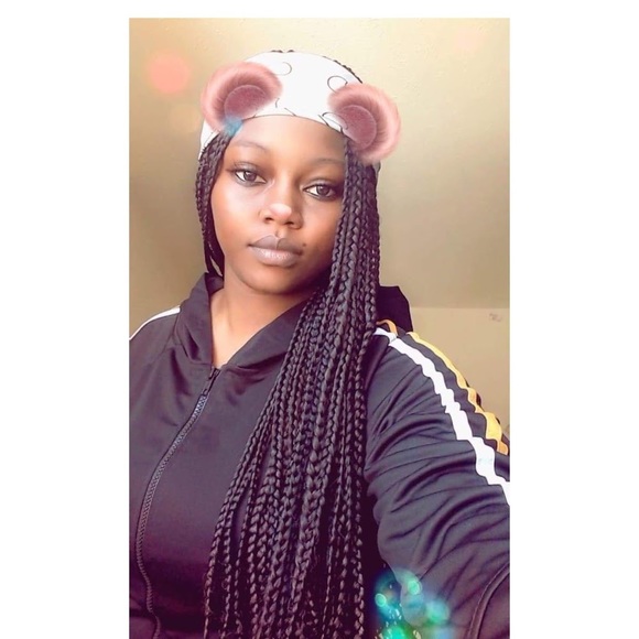 Profile Picture of Marzouk Nazira (@marzouknazira) on Poshmark