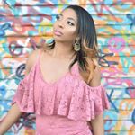 Profile Picture of Melanie Marks (@cocoamillennial) on Instagram