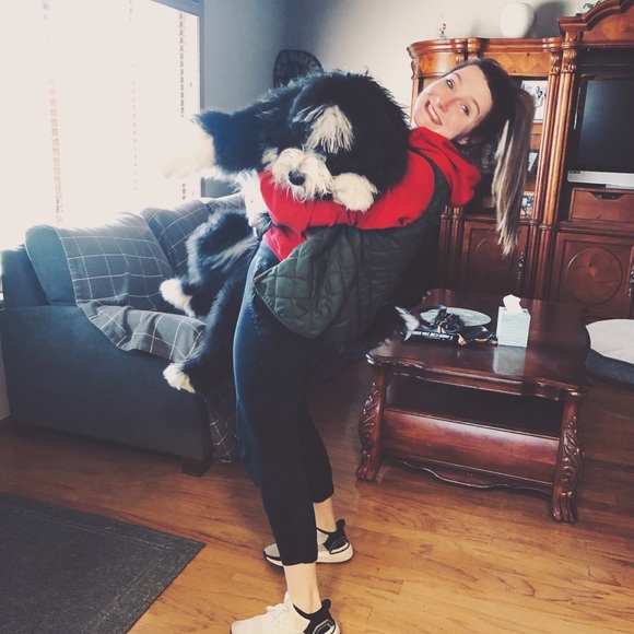 Profile Picture of Sydney Brummett (@sydbrummett) on Poshmark