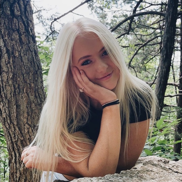 Profile Picture of Emily Herschelman (@eherschelman) on Poshmark