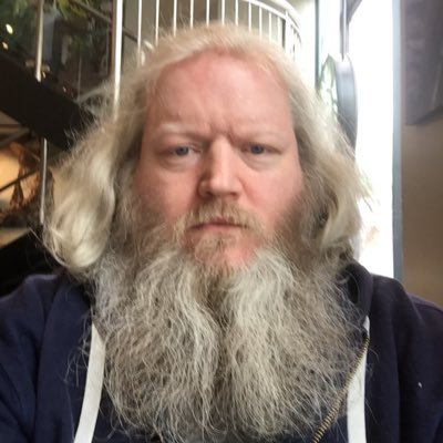 Profile Picture of Stephen Doring (@macguyer) on Twitter