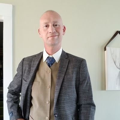 Profile Picture of James Dearing (@Hjames4437) on Twitter