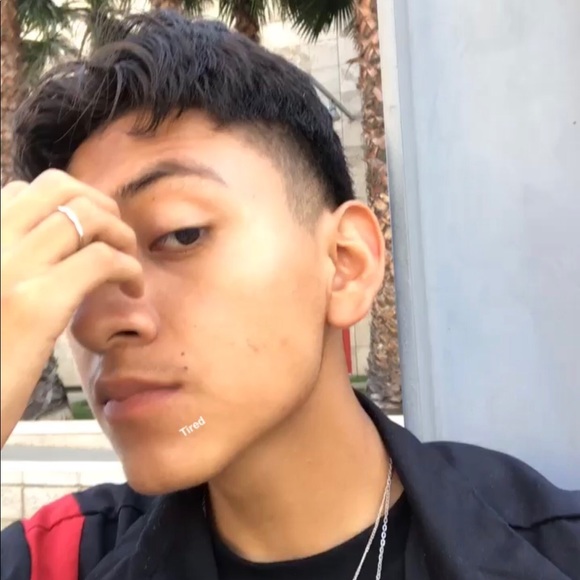 Profile Picture of Felix Gutierrez (@phelixxx) on Poshmark