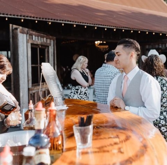 Profile Picture of Luis Pinzon (@luis_pinzon) on Poshmark