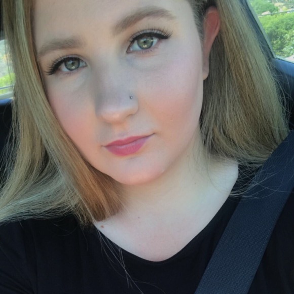 Profile Picture of Katherine Gay (@katherine_kaye) on Poshmark