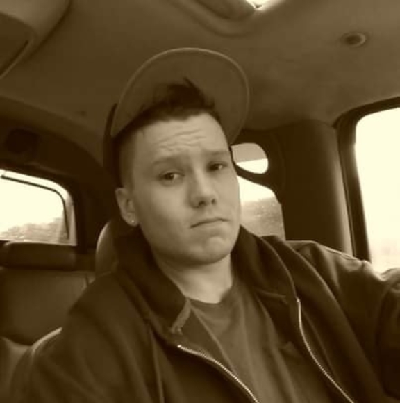 Profile Picture of Richard Hauck (@rghauck) on Poshmark