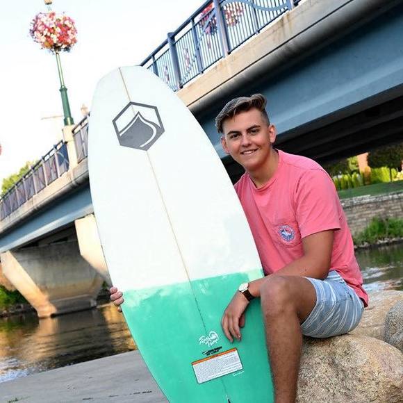 Profile Picture of Nathan Sweazy (@nathan0000) on Poshmark