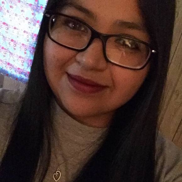 Profile Picture of Adrianna Campos (@nina9217) on Poshmark